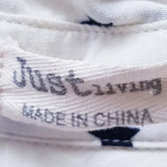 Women's JUST LIVING Ivory & Black Star-Print Collared Button-Down Top Blouse - Picture 9 of 10